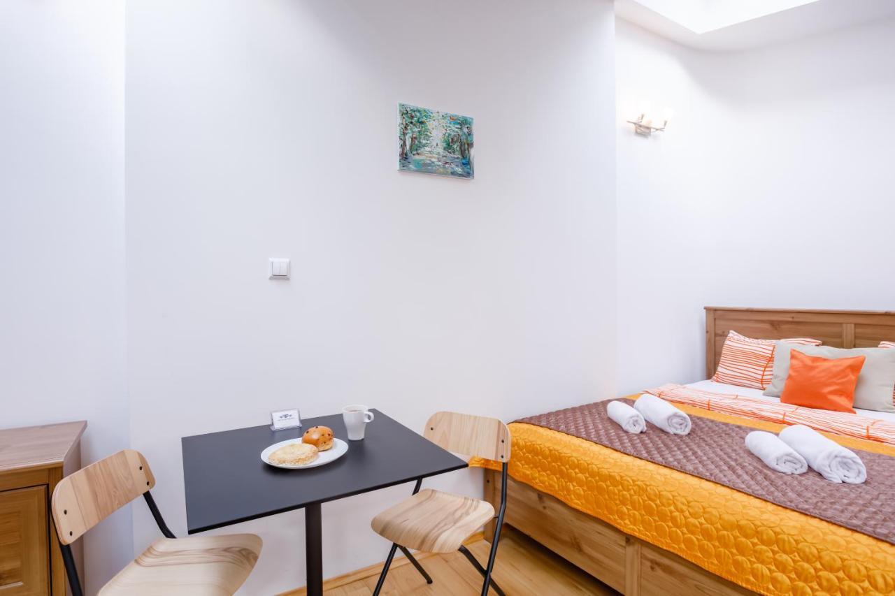 Ok Main Square Apartments Krakow Luaran gambar