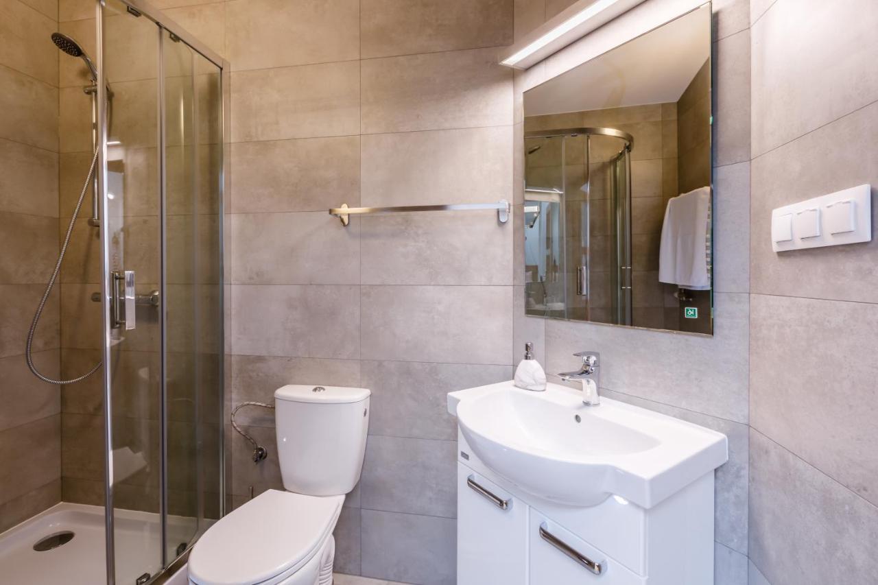 Ok Main Square Apartments Krakow Luaran gambar
