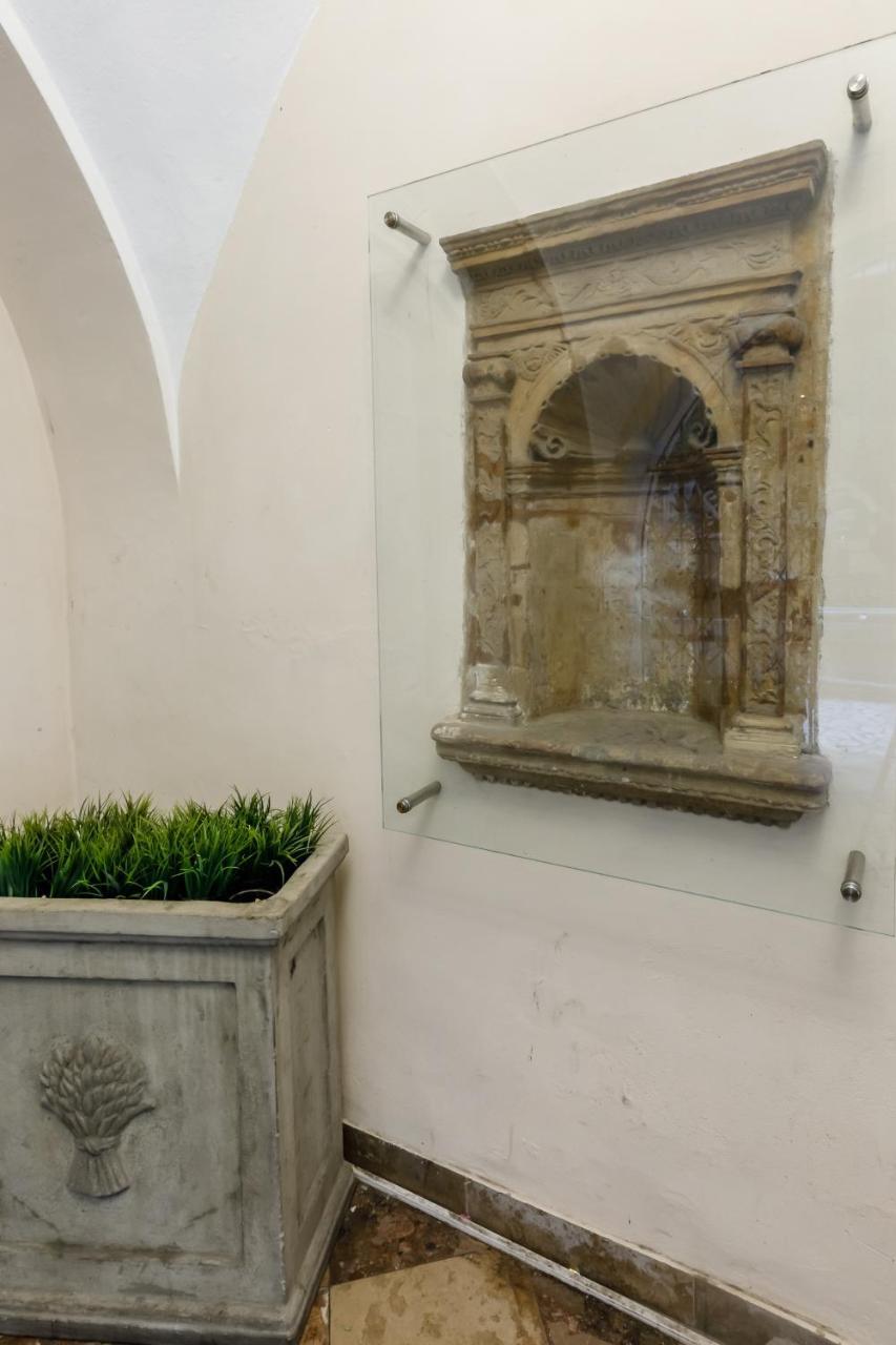 Ok Main Square Apartments Krakow Luaran gambar
