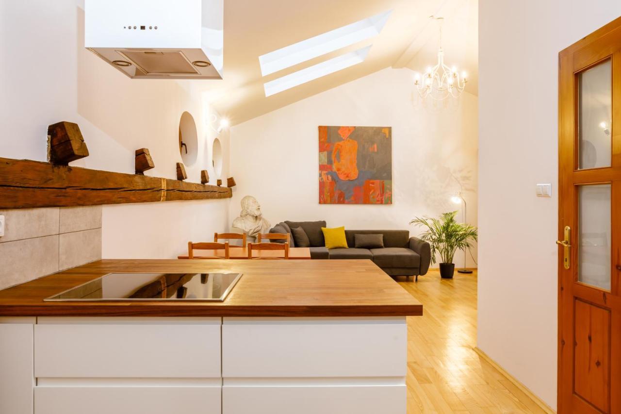 Ok Main Square Apartments Krakow Luaran gambar